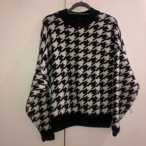 H&M HOUNDS TOOTH SWEATER
